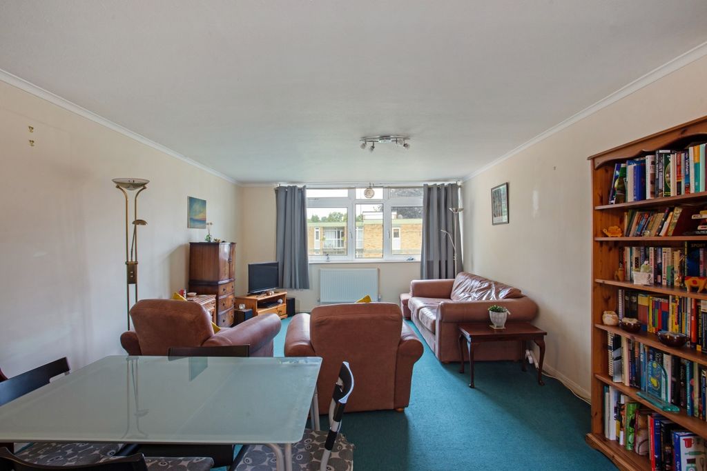 Property photo 2 of 9 29 Laleham Court ...