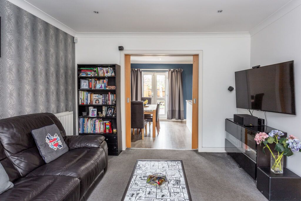 Property photo 3 of 23