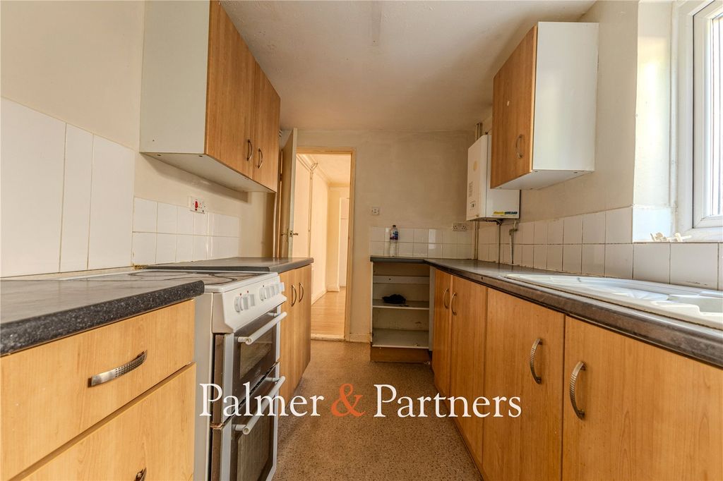 Property photo 3 of 11 Picture No. 12