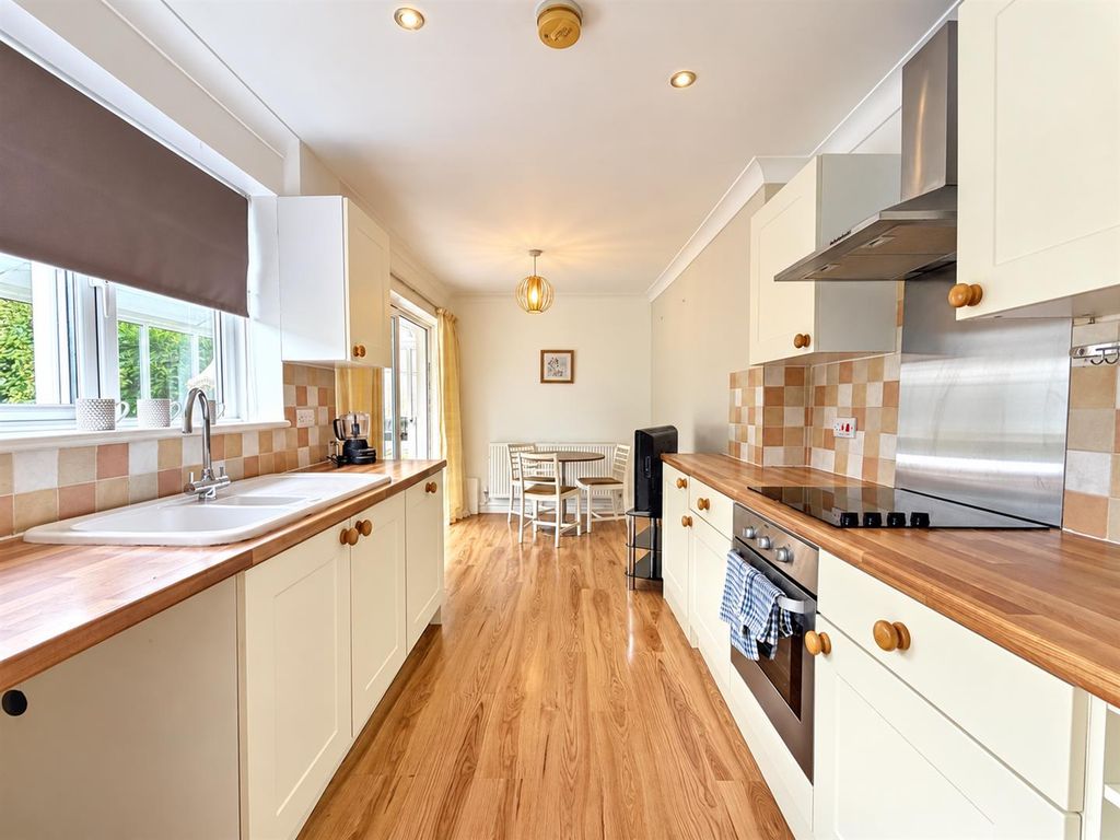Property photo 3 of 23 Dining Kitchen