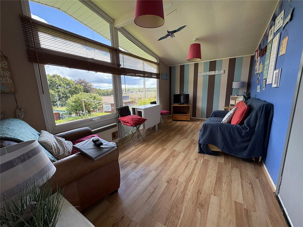 Property photo 3 of 11 Picture No. 12