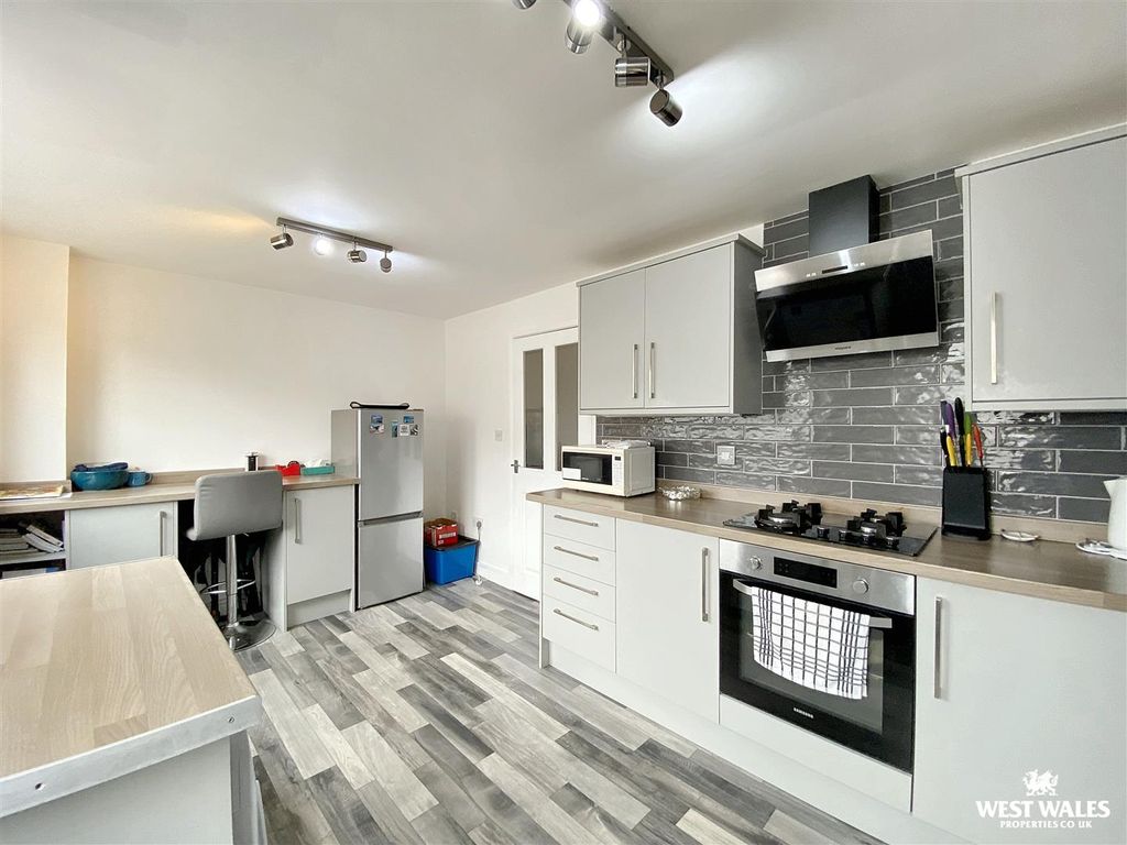 Additional image 6 of 2 bed semi-detached house for saleBufferland Terrace, Pembroke Dock SA72