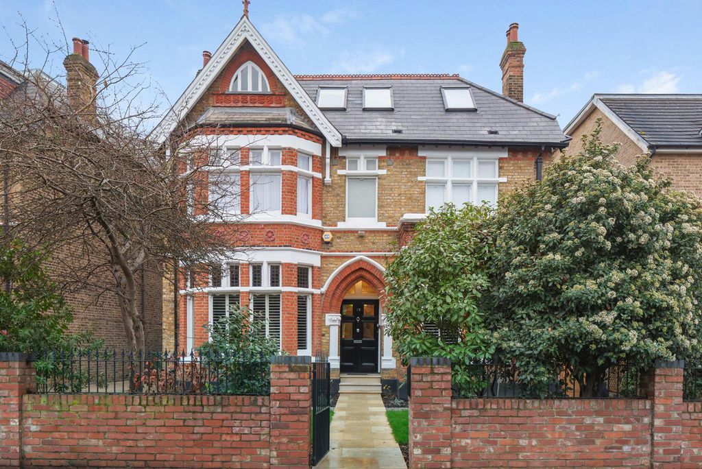 Property photo 1 of 23