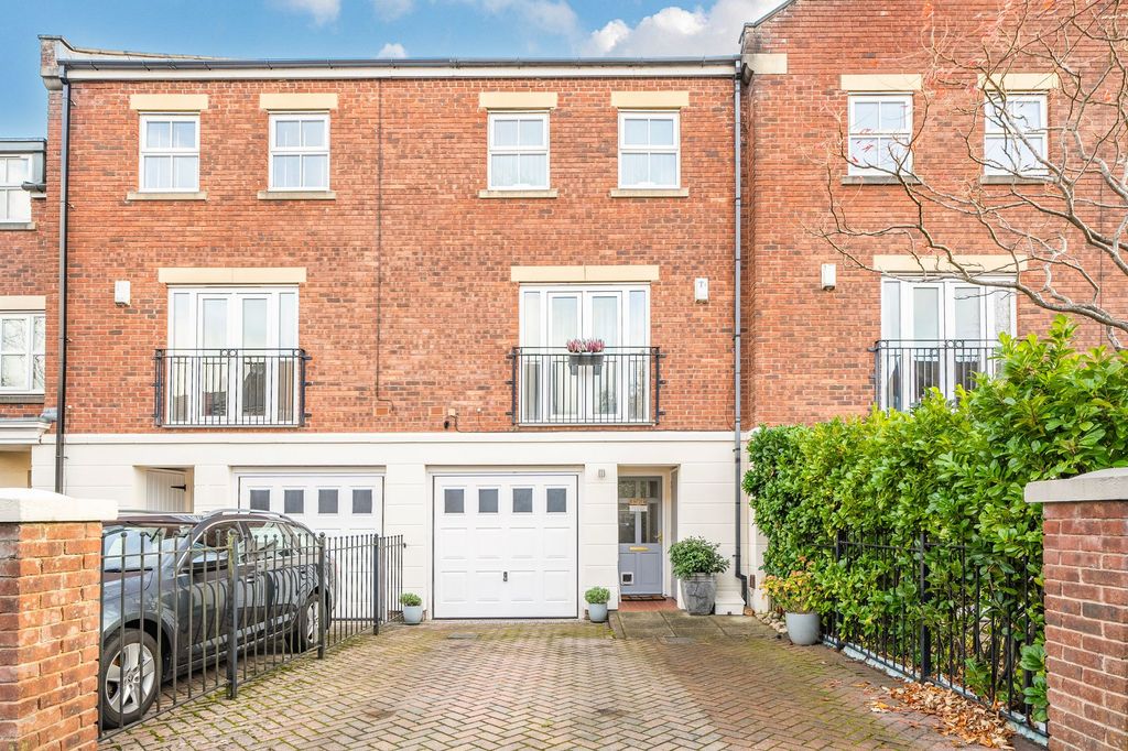 Property photo 1 of 19