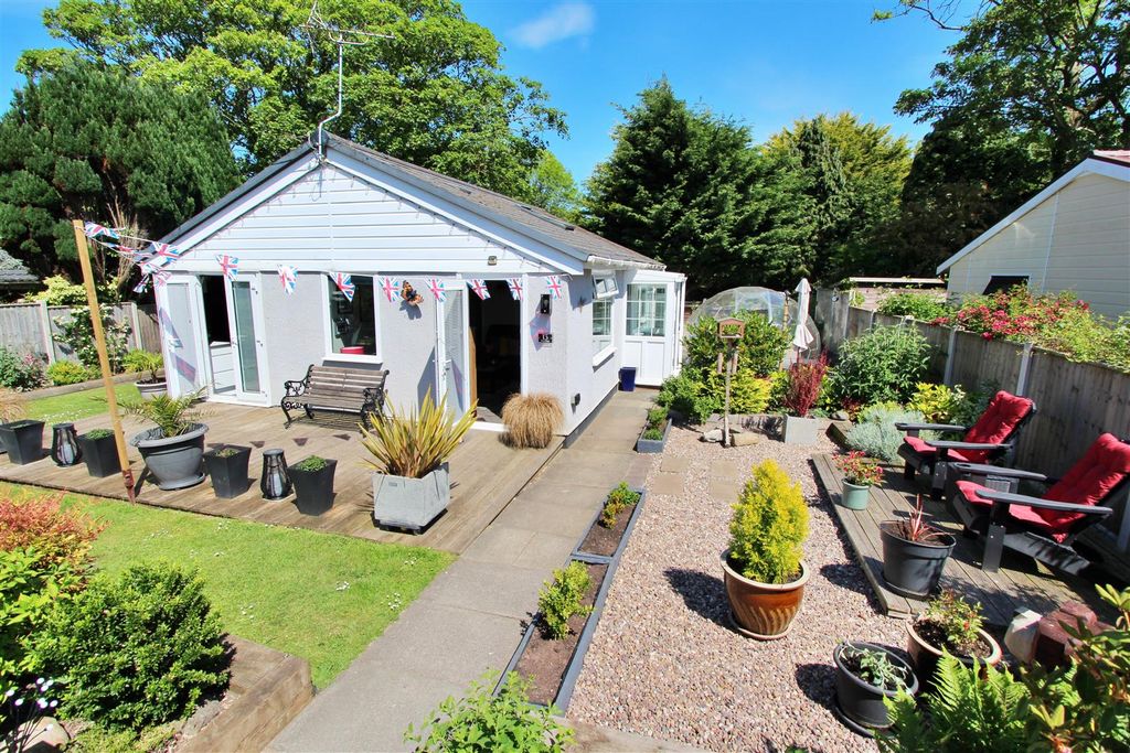 Property photo 1 of 12 13 Wyre Park.Jpg