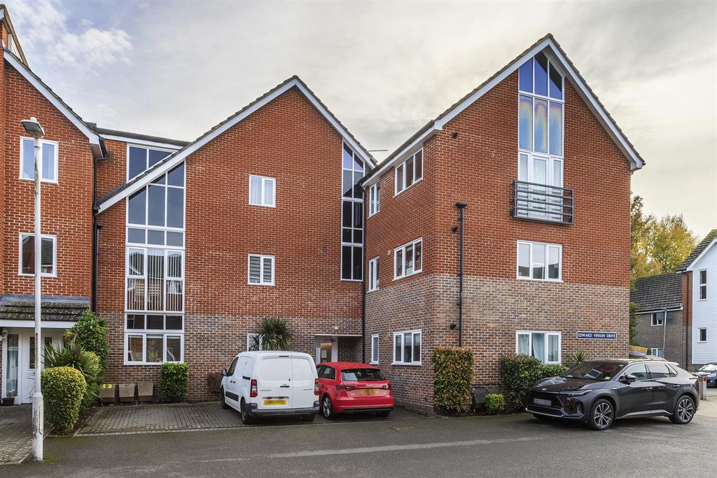 Property photo 1 of 18