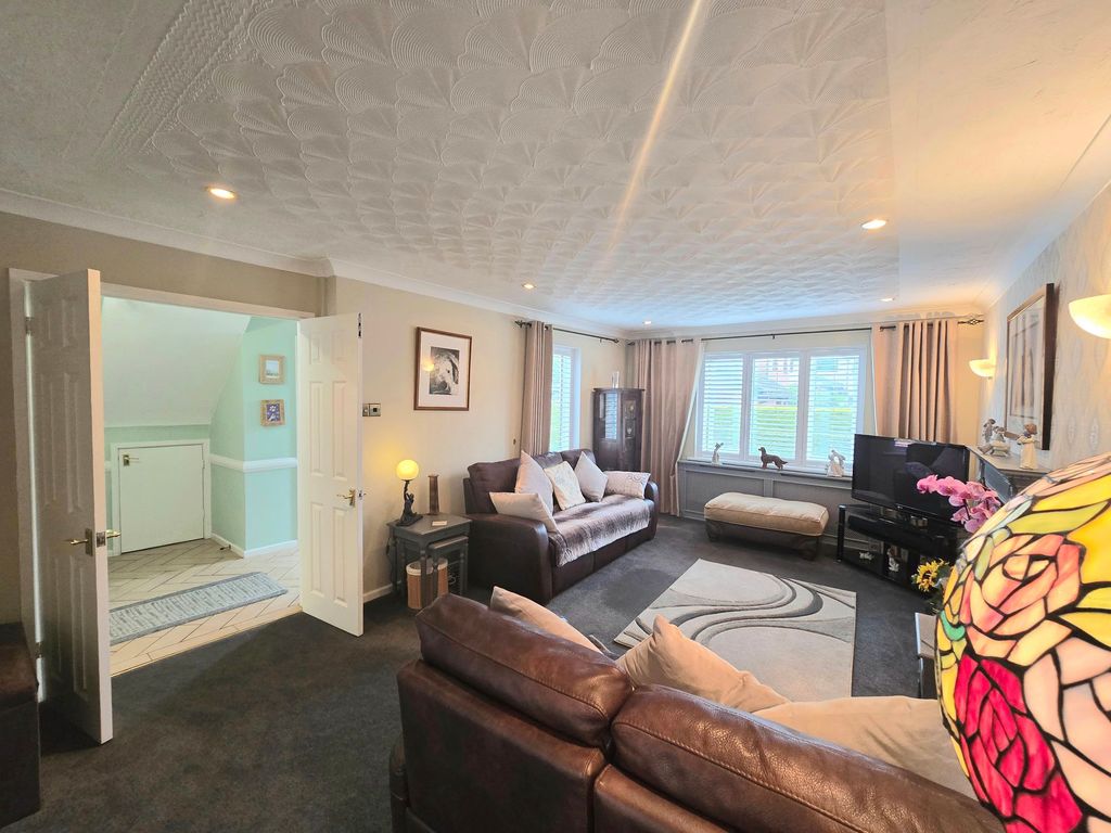 Property photo 3 of 39