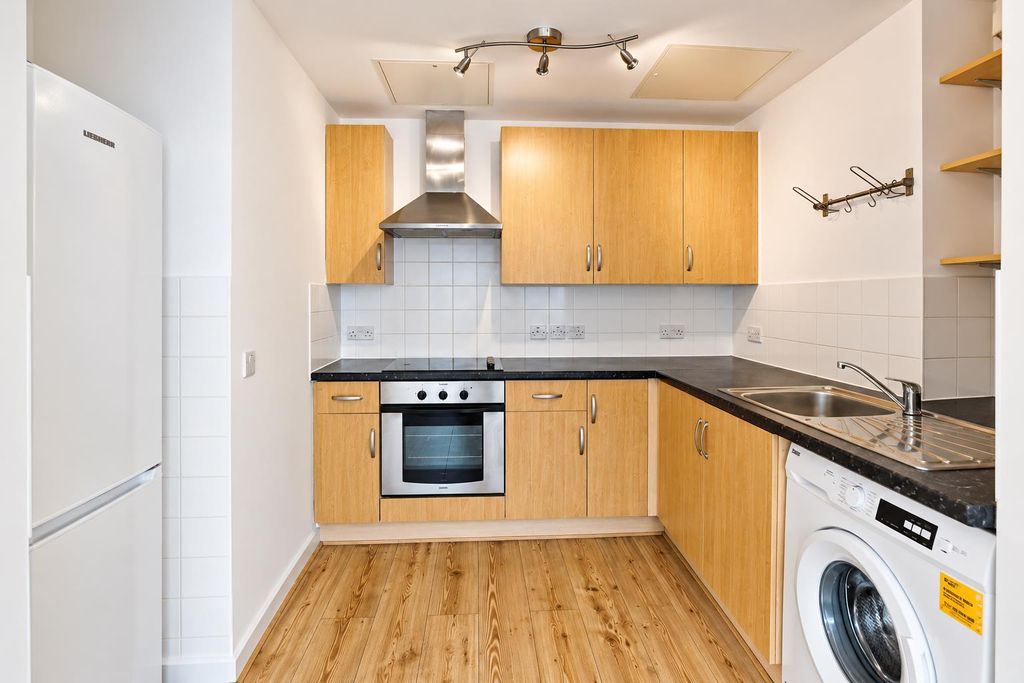 Property photo 1 of 15 176 Ashburton Triae50E.Png