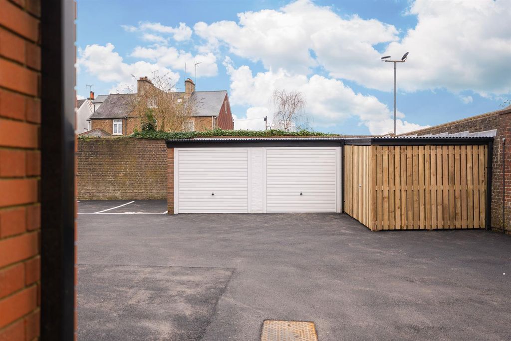 Additional image 17 of 2 bed flat for saleBailey House, Barttelot Road, Horsham RH12