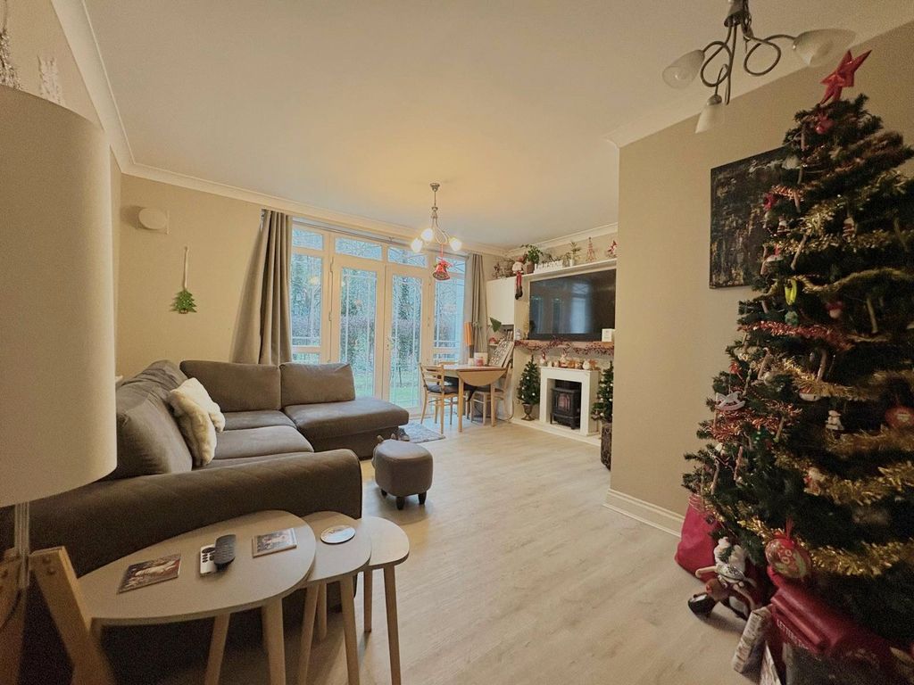 Property photo 3 of 11 Picture No. 06