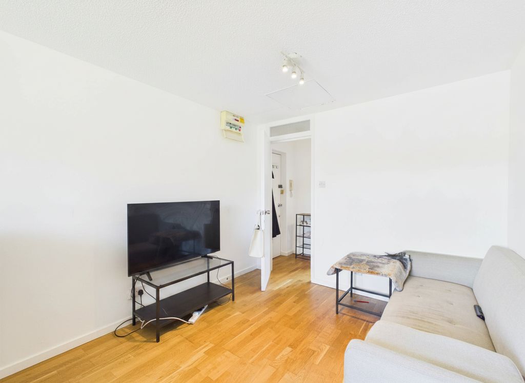 Property photo 2 of 15 16