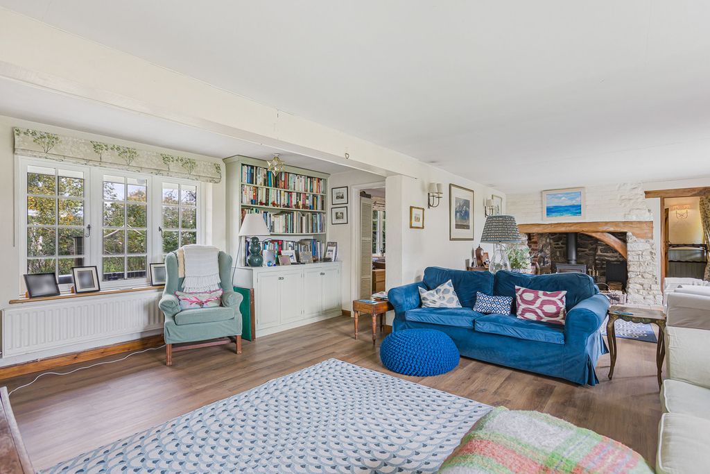 Property photo 3 of 49