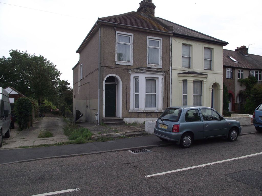 Property photo 1 of 8 Exterior