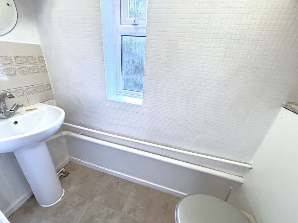 Property photo 3 of 10 Photo 2