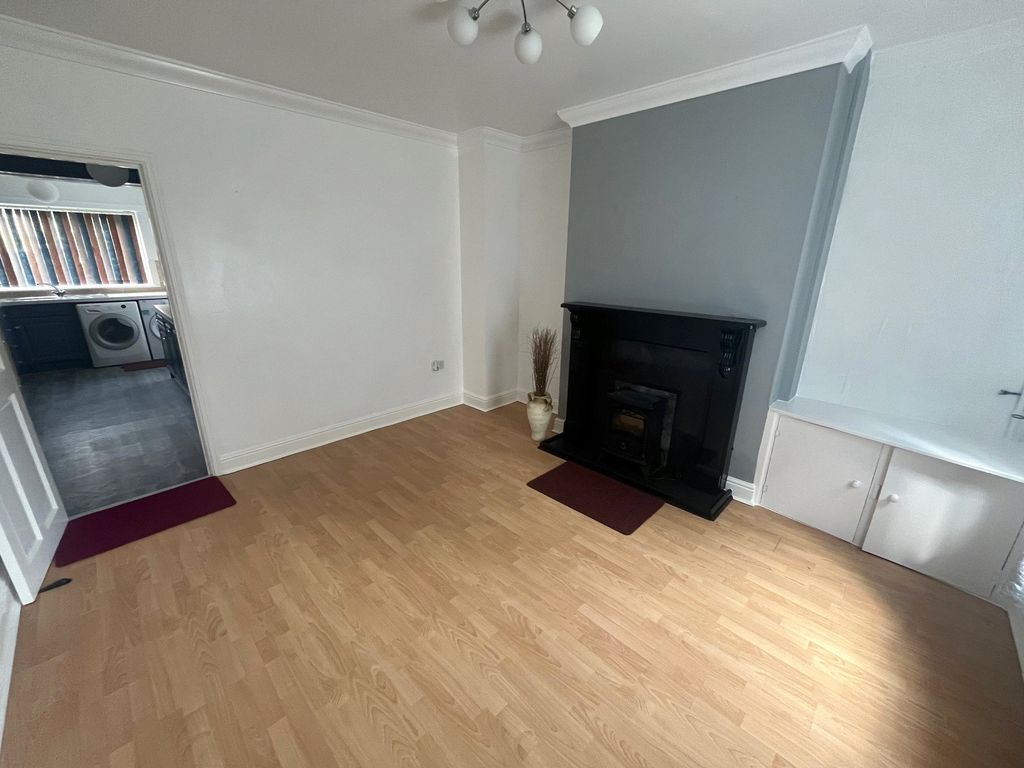Property photo 2 of 10 Lounge