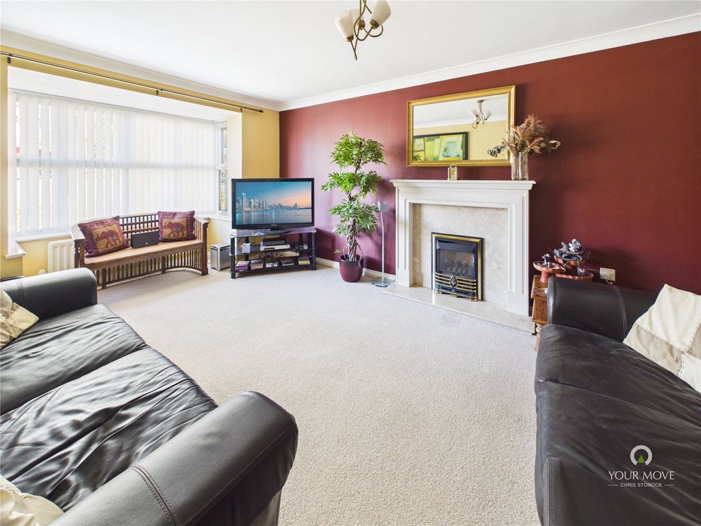 Property photo 2 of 15 Picture No. 12
