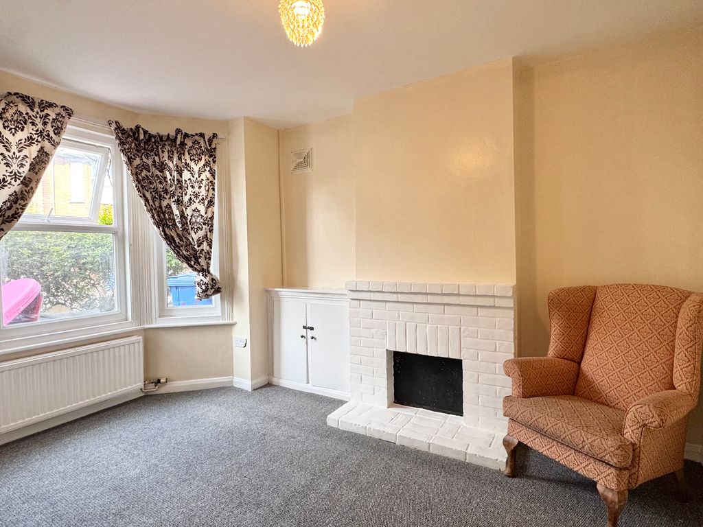 Property photo 2 of 8