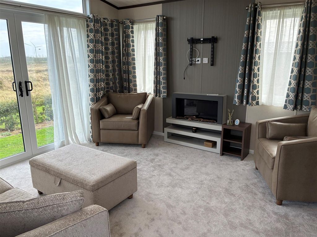 Property photo 3 of 14 Lounge 2.Jpg