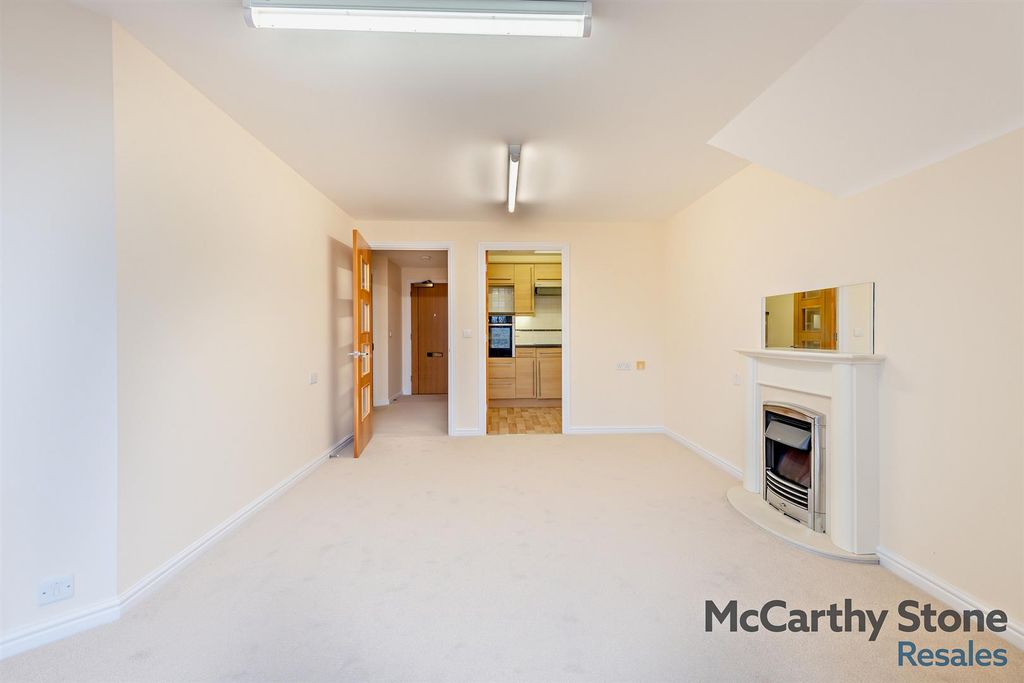 Property photo 3 of 29 8630643-Interior12-800.Jpg