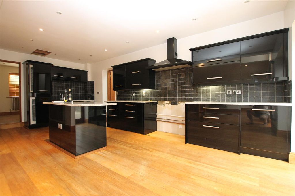 Property photo 3 of 13 Img_0311.Jpg