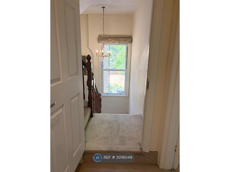 Property photo 2 of 27 Entrance