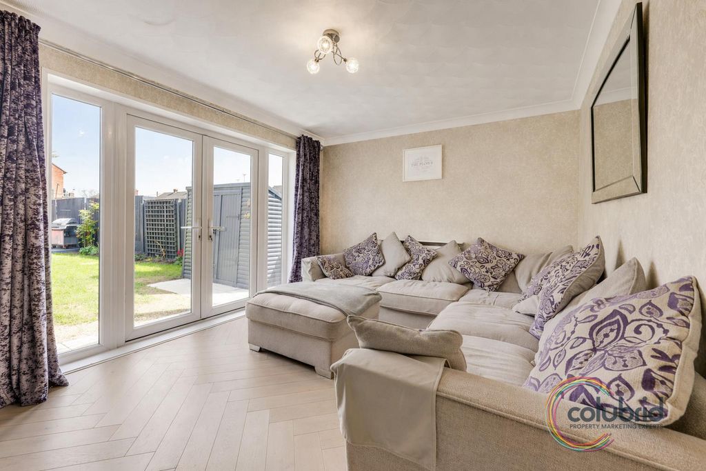 Property photo 2 of 17