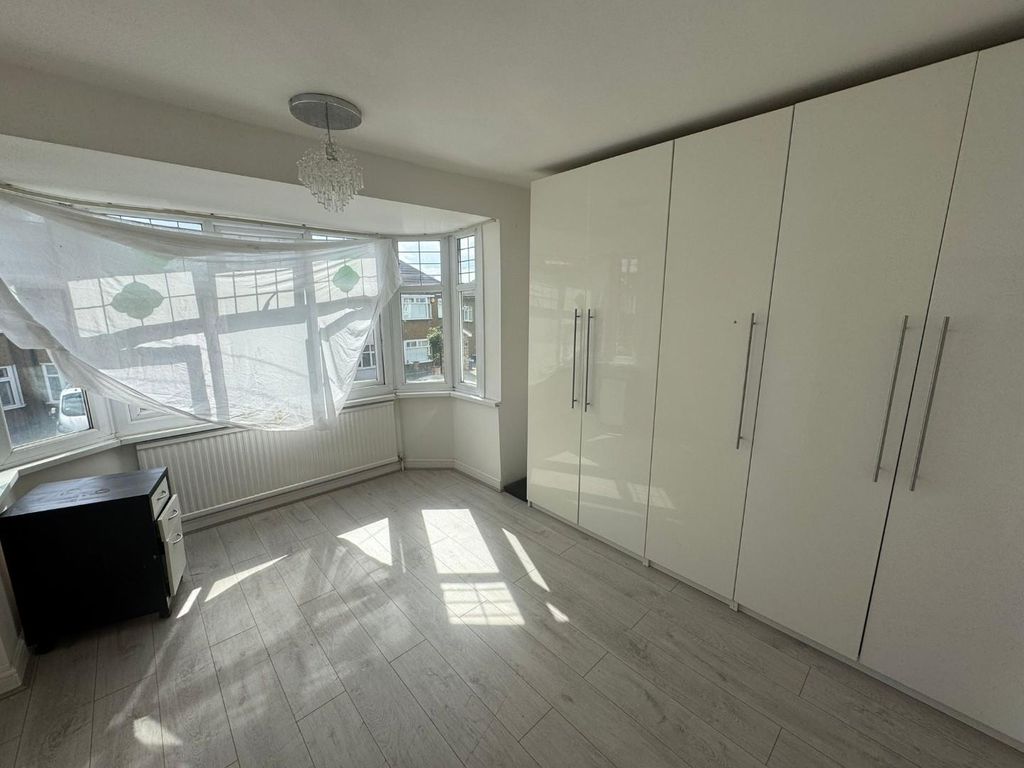 Property photo 3 of 9 3.Jpg