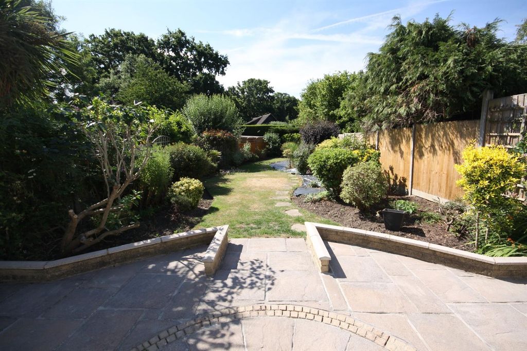 Property photo 2 of 11