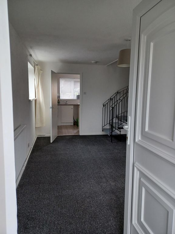 Property photo 2 of 23