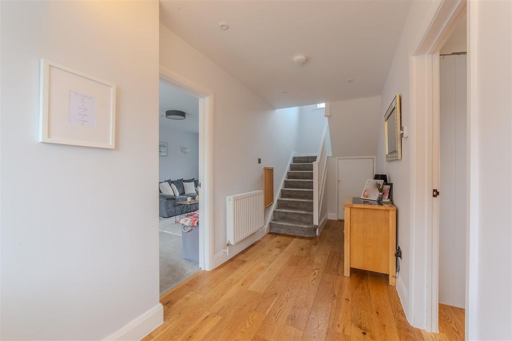 Property photo 2 of 48 8 Station Road-13.Jpg