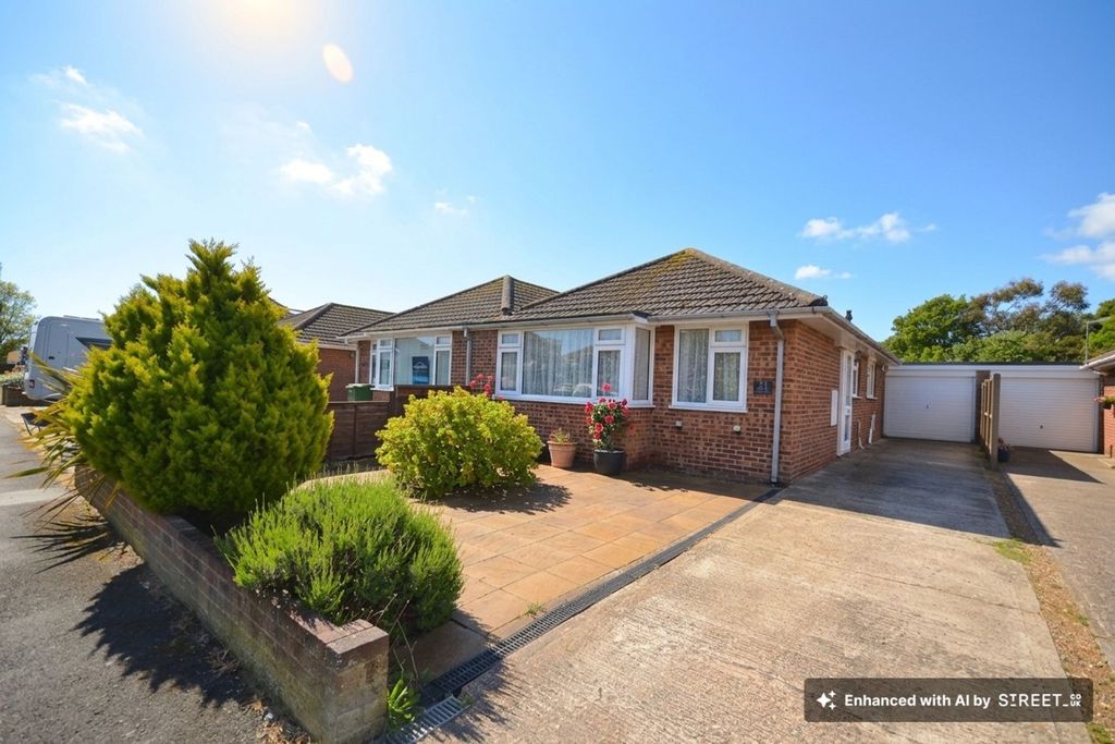 Property photo 1 of 14 Front And Driveway