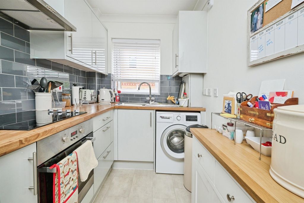 Property photo 3 of 12