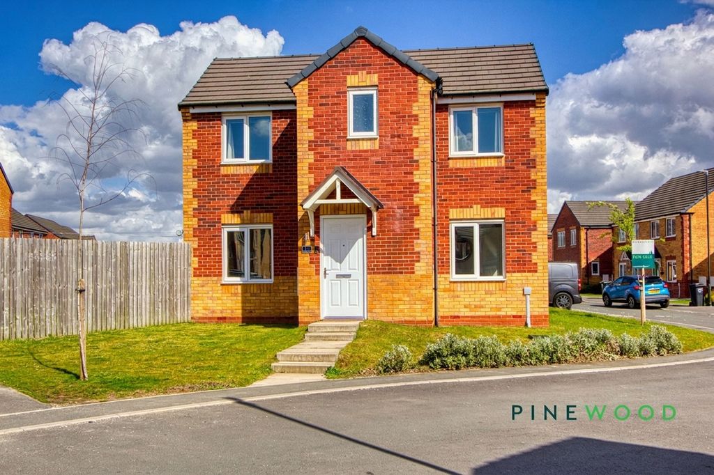 Property photo 1 of 21 Front