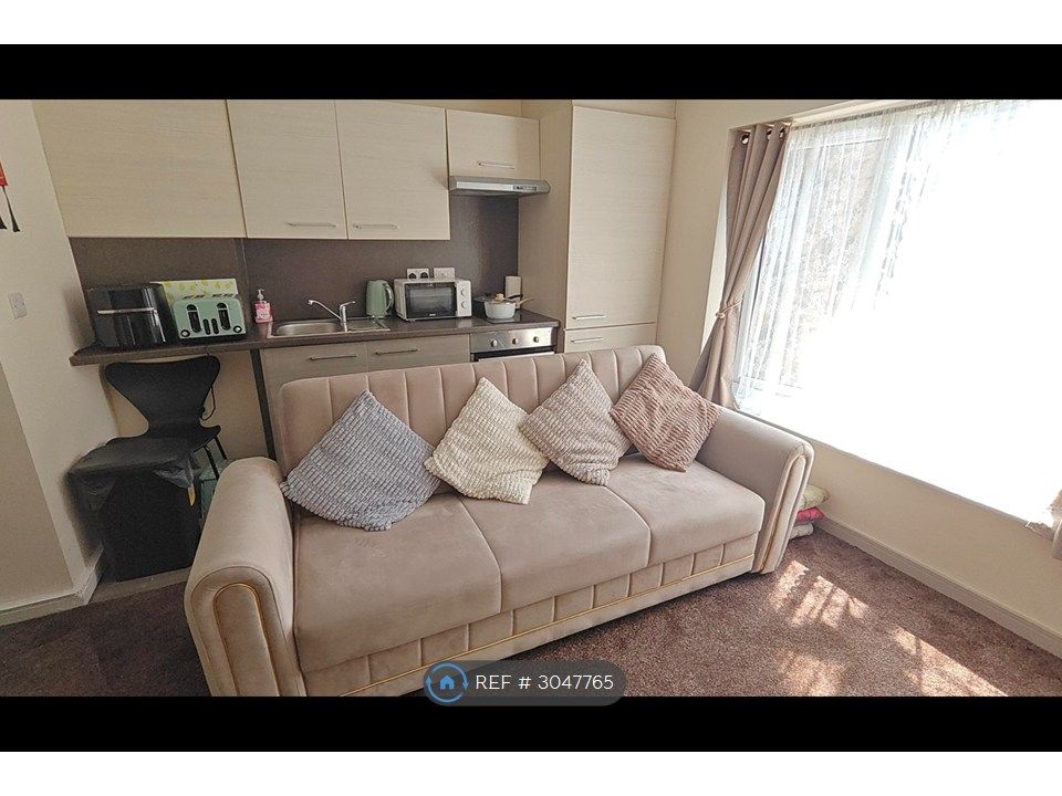 Property photo 1 of 11 Renovated Furnished Studio Flat - Central Location