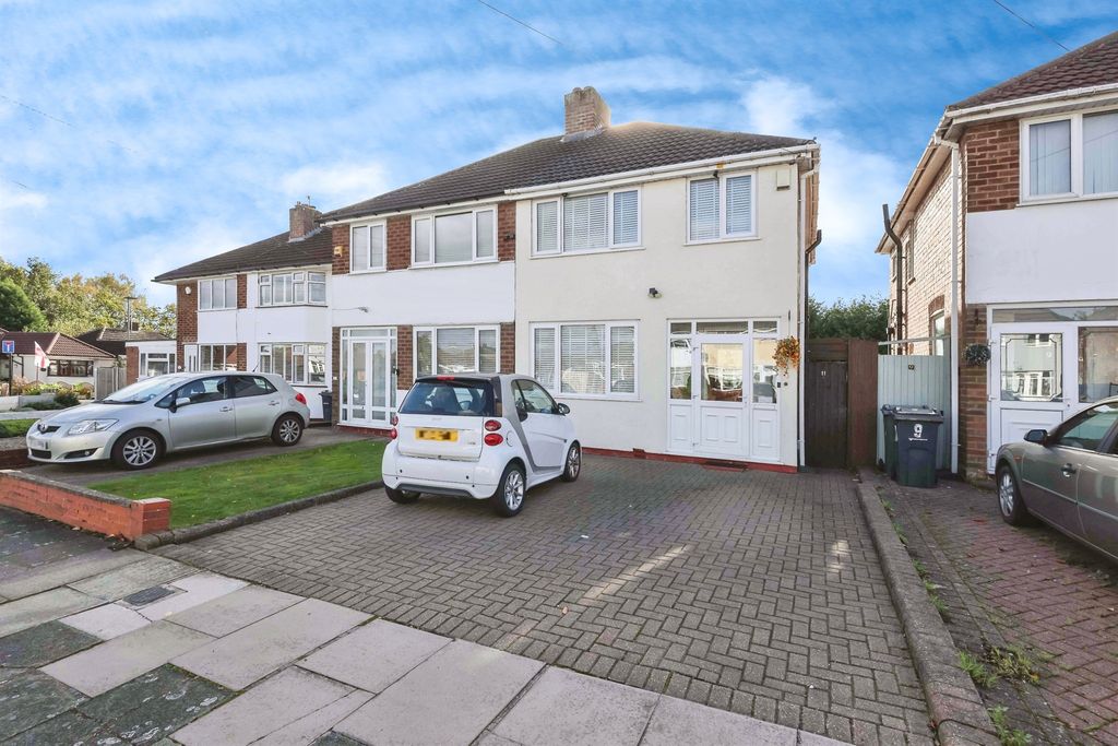 Property photo 2 of 17