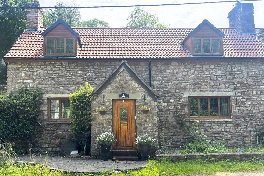 Property photo 1 of 23