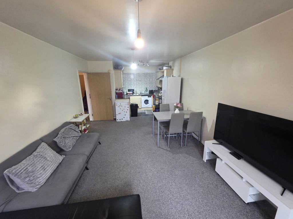 Property photo 3 of 12