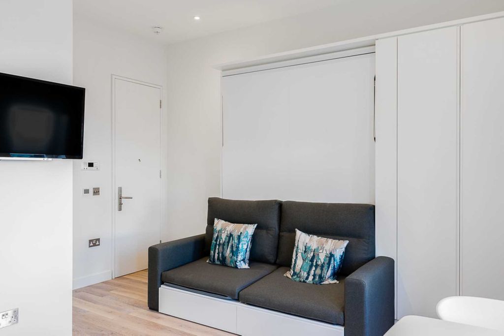 Property photo 3 of 4