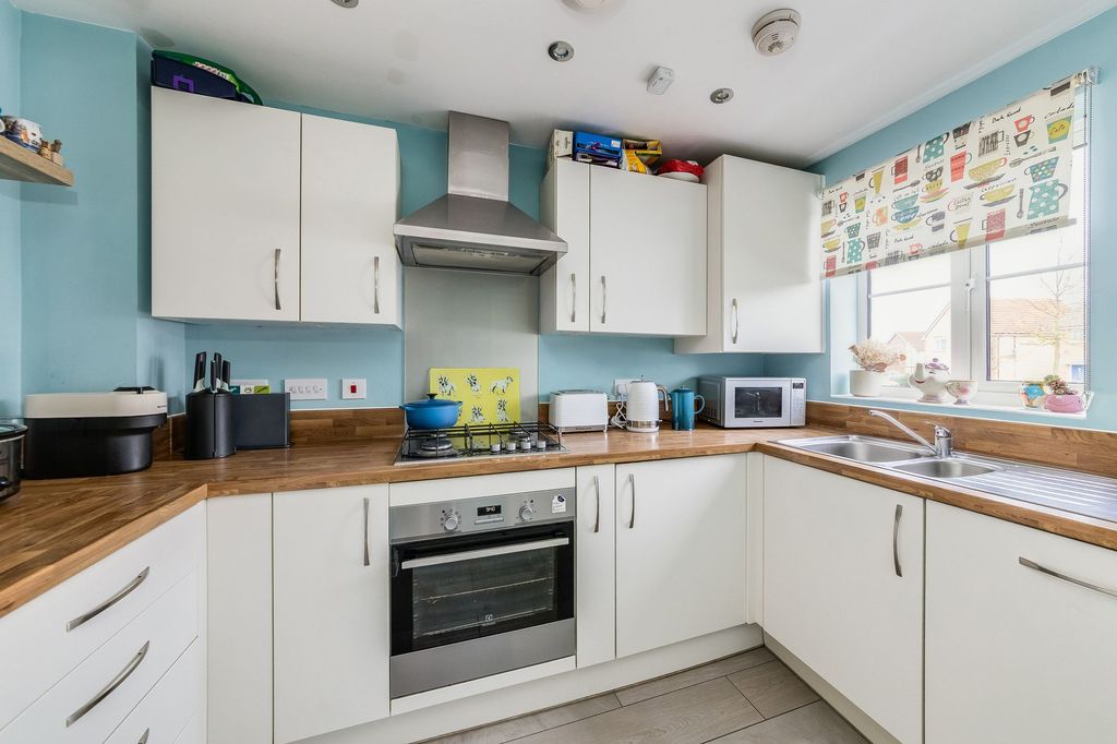 Property photo 3 of 13