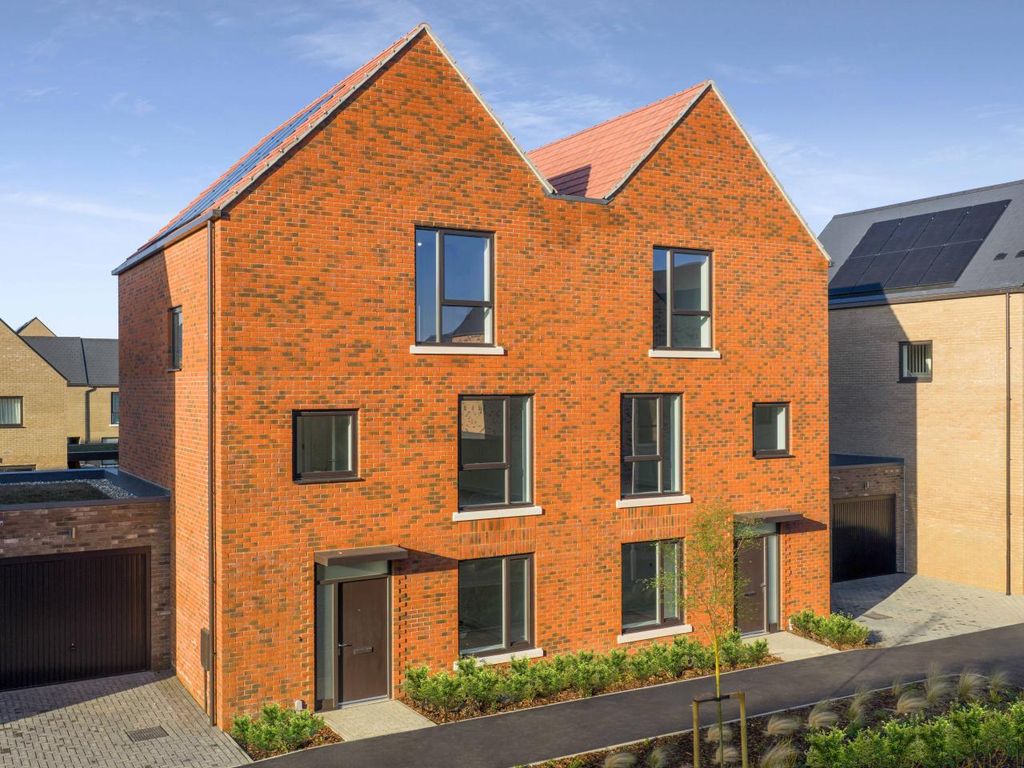 Property photo 1 of 13 The Mulberry, Number 515