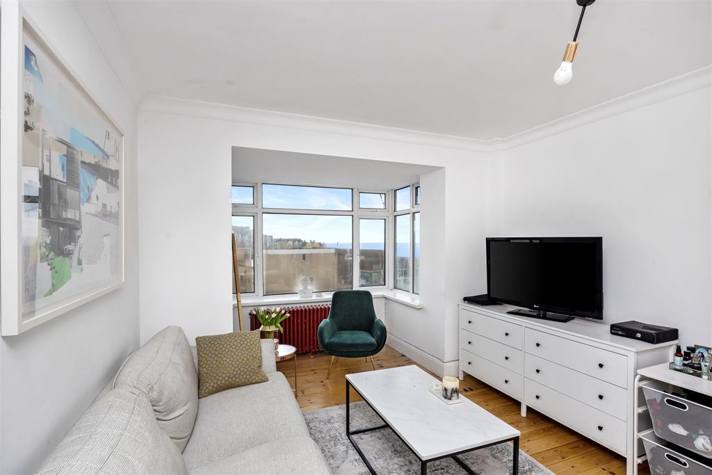 Property photo 2 of 11 Viceroy Lodge, 43 - 005.Jpg