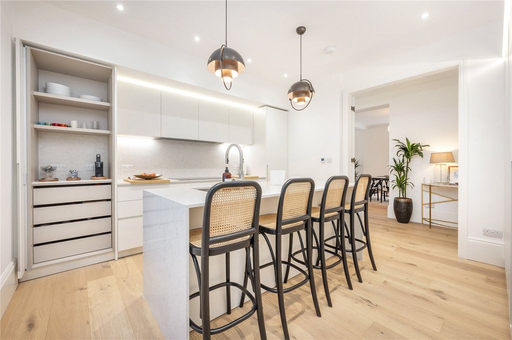 Property photo 2 of 17 Picture No. 34