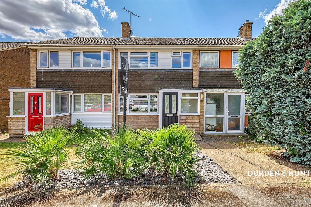 Property photo 1 of 19 Hatch Road