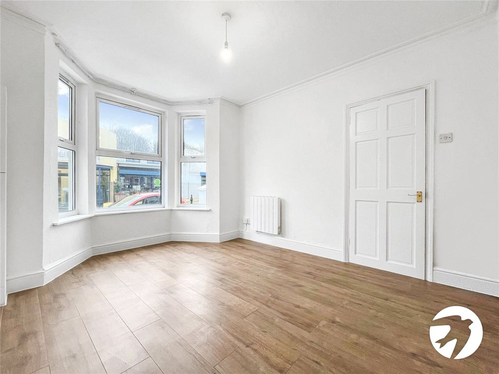 Property photo 2 of 9 Picture No. 06