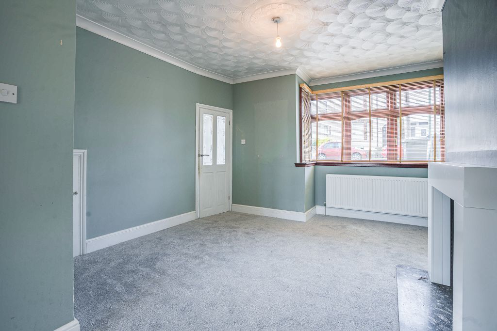 Property photo 2 of 17 Sitting Room