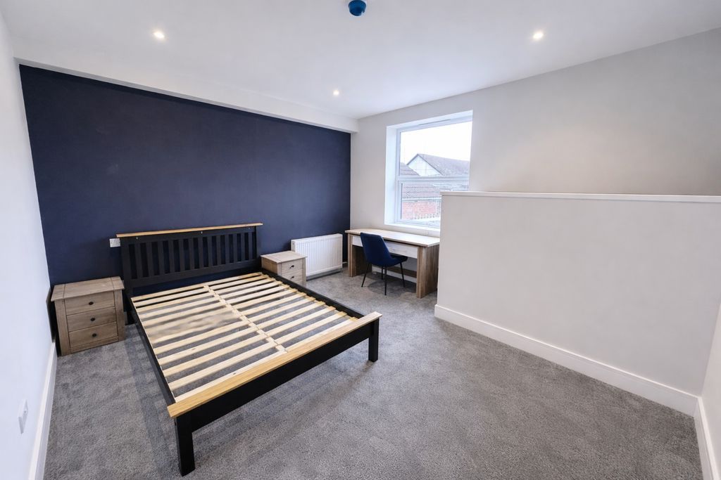 Property photo 1 of 5 Photo 4