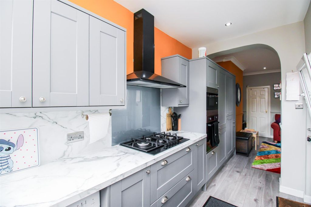 Property photo 1 of 12 Kitchen