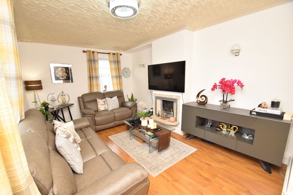 Property photo 2 of 20 4474783
