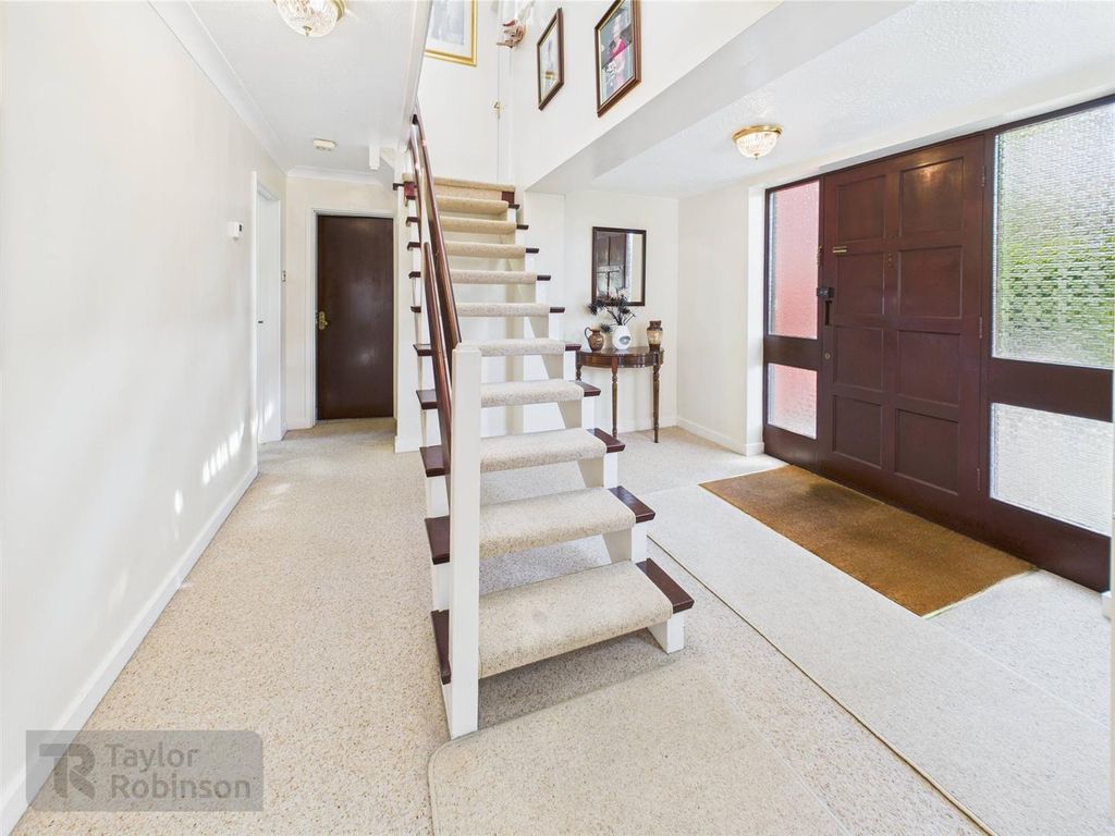 Additional image 6 of 5 bed detached house for saleMount Close, Pound Hill, Crawley RH10