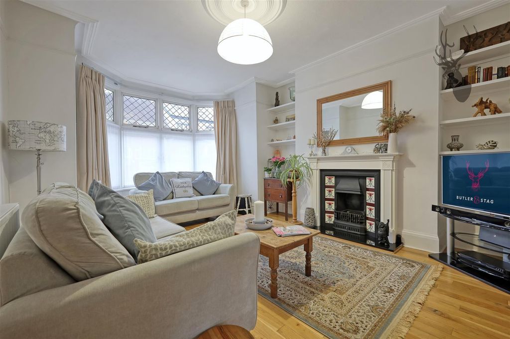 Property photo 2 of 41